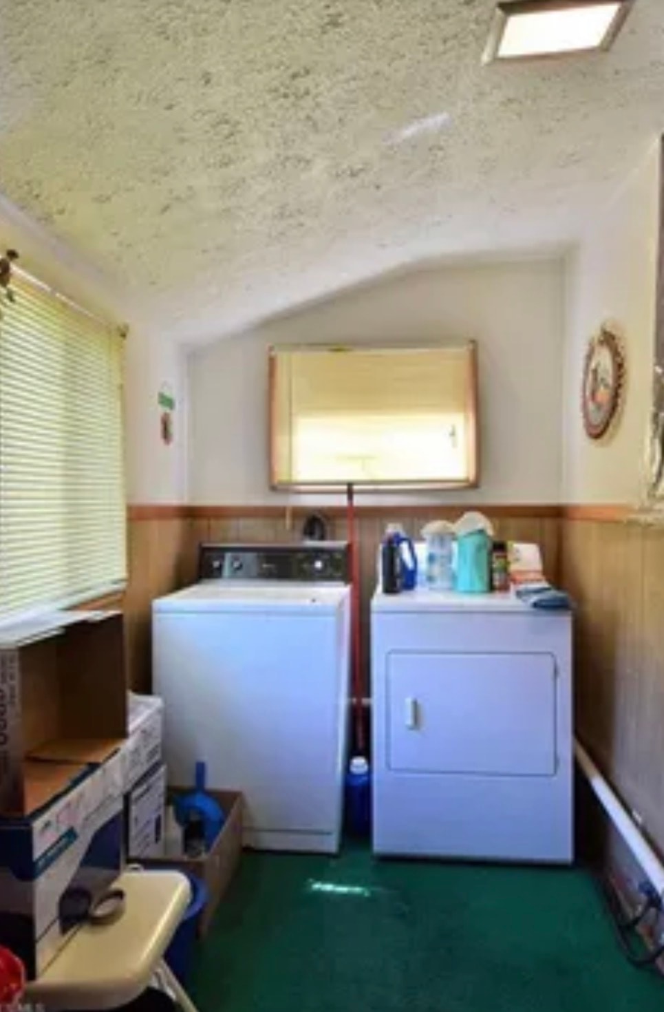 Laundry Room — Before